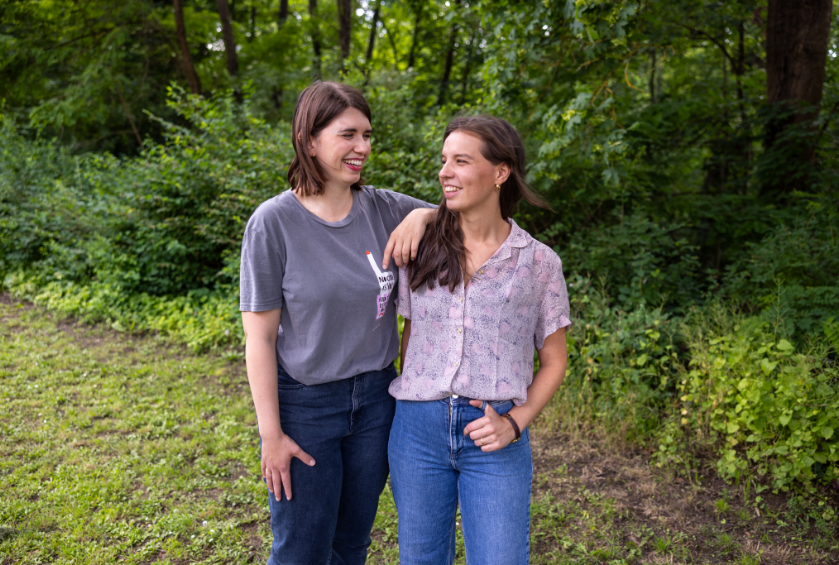Anna-Lena Weber und Magdalena Endres-Schaug im Park